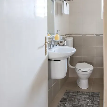 Апартаменты Valor *