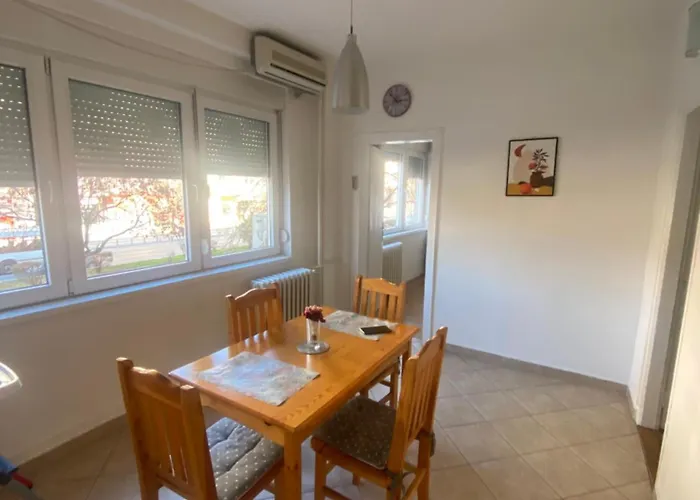 Апартаменты Valor *